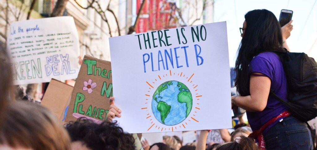 ความยั่งยืนและจริยธรรมคือแกนหลักในการขับเคลื่อนธุรกิจ (Sustainability and Ethical as a Core) ความยั่งยืนและจริยธรรมคือแกนหลักในการขับเคลื่อนธุรกิจ (Sustainability and Ethical as a Core)