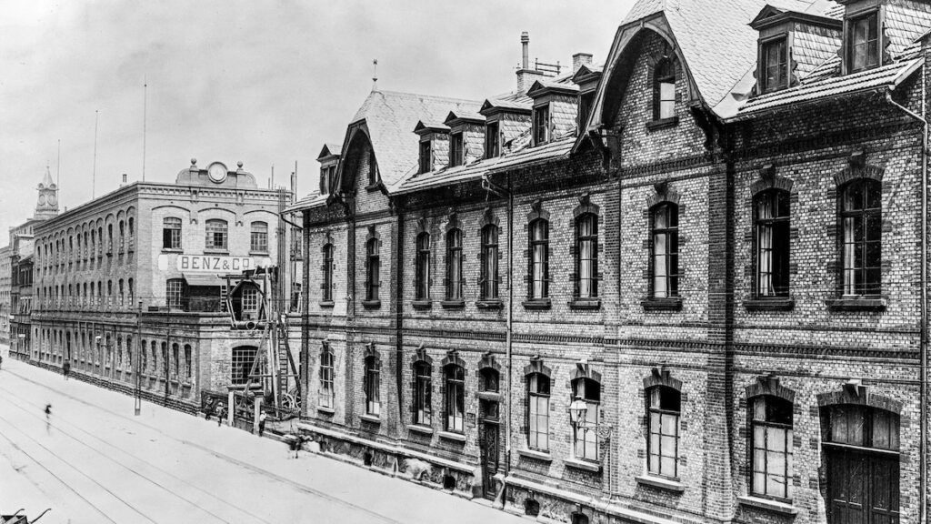 Mercedes-Benz-Corporate-History