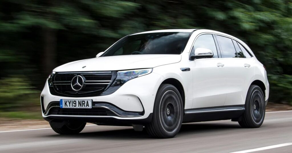 Mercedes EQS-12