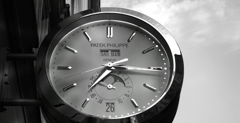 Gray_Patek_Philippe_Clock