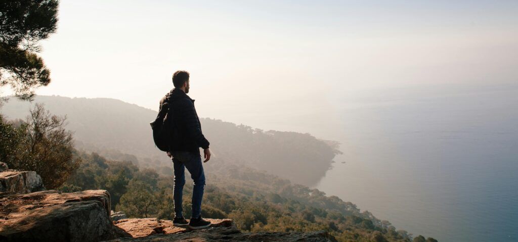 Man_Hiking_on_Cliff