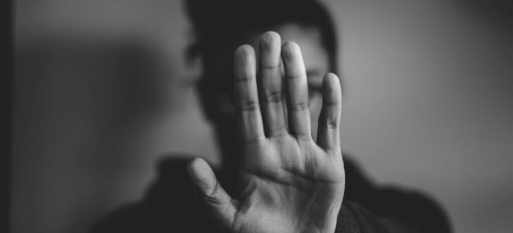 A_Man_Show_His_Hand A_Man_Show_His_Hand