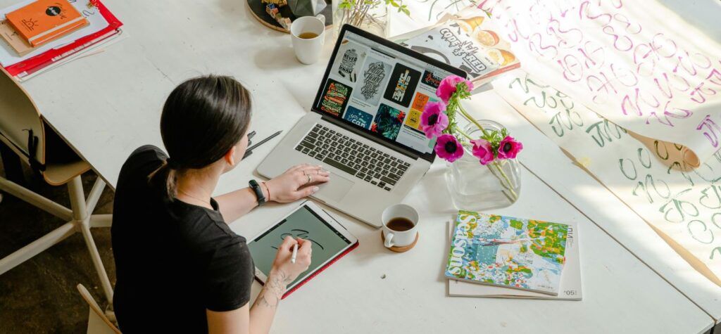 A_Woman_Working_in_the_Office A_Woman_Working_in_the_Office