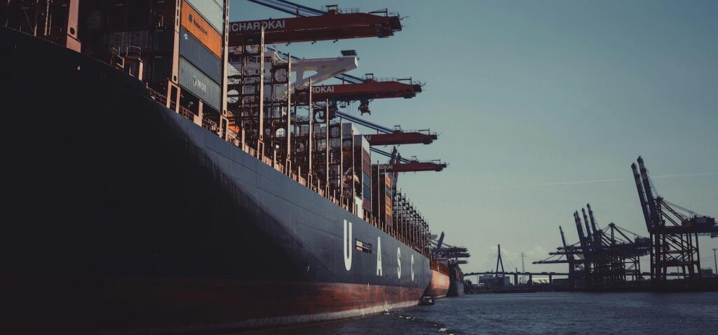Photo_of_Cargo_Ship