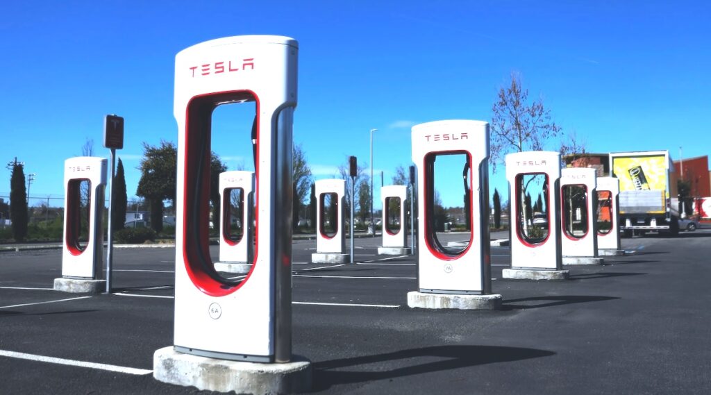 Tesla-Supercharger