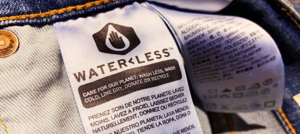 Levis Water<Less Levis Water<Less