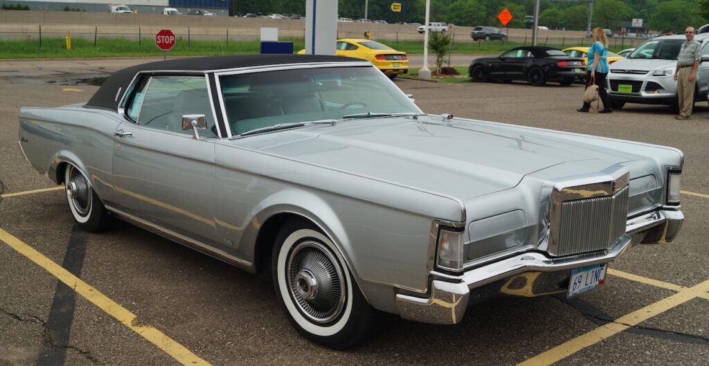 Lincoln Continental Mark III Lincoln Continental Mark III